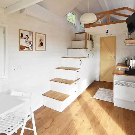 Dadaj Park Tiny Holiday home *